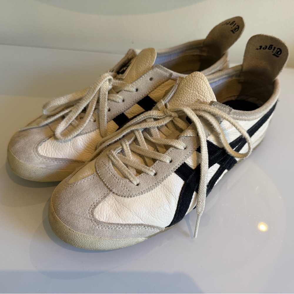 Onitsuka Tiger Sneakers (fits W8)